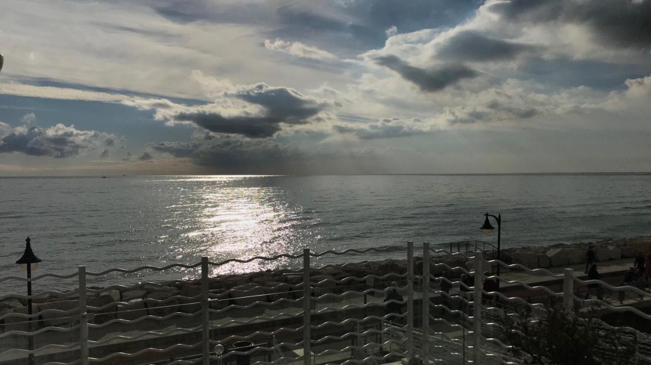 Ca Dell'Angelo - Caorle Aparthotel Eksteriør bilde