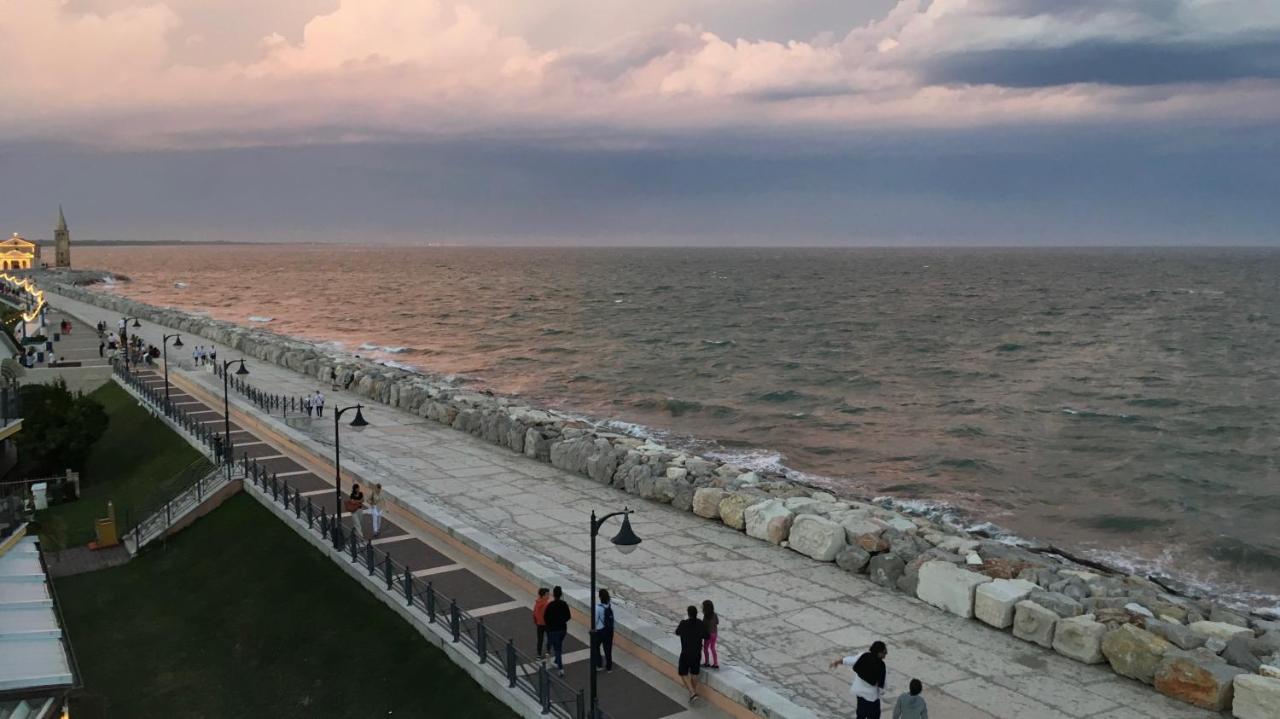 Ca Dell'Angelo - Caorle Aparthotel Eksteriør bilde