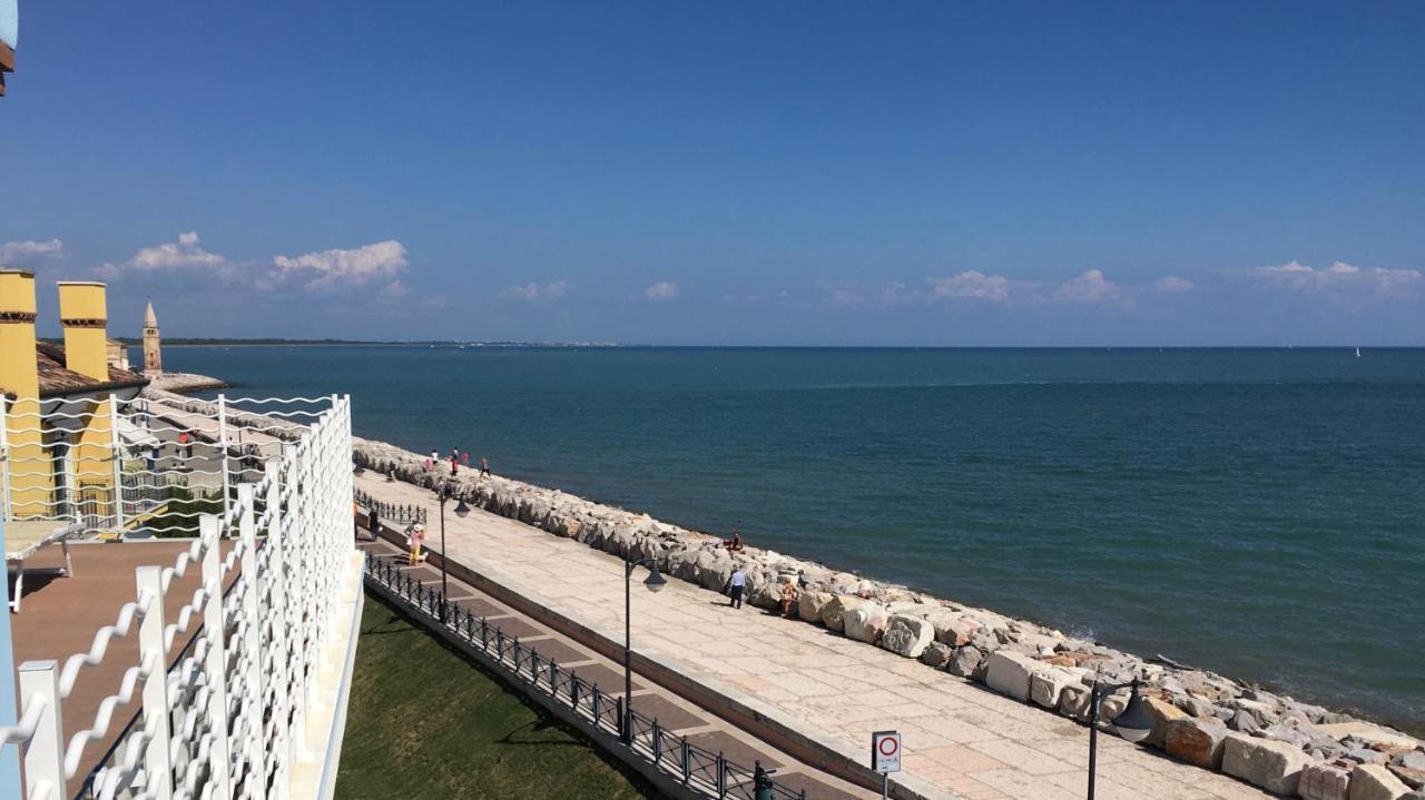 Ca Dell'Angelo - Caorle Aparthotel Eksteriør bilde