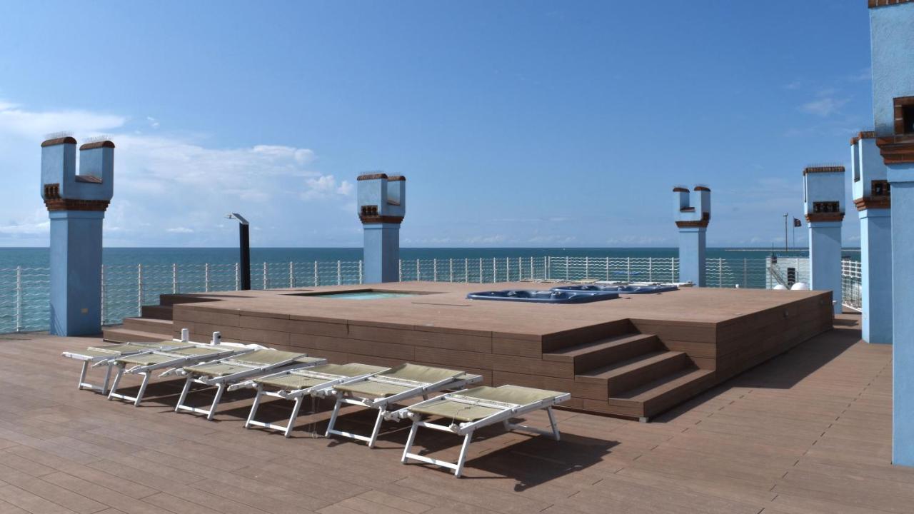Ca Dell'Angelo - Caorle Aparthotel Eksteriør bilde