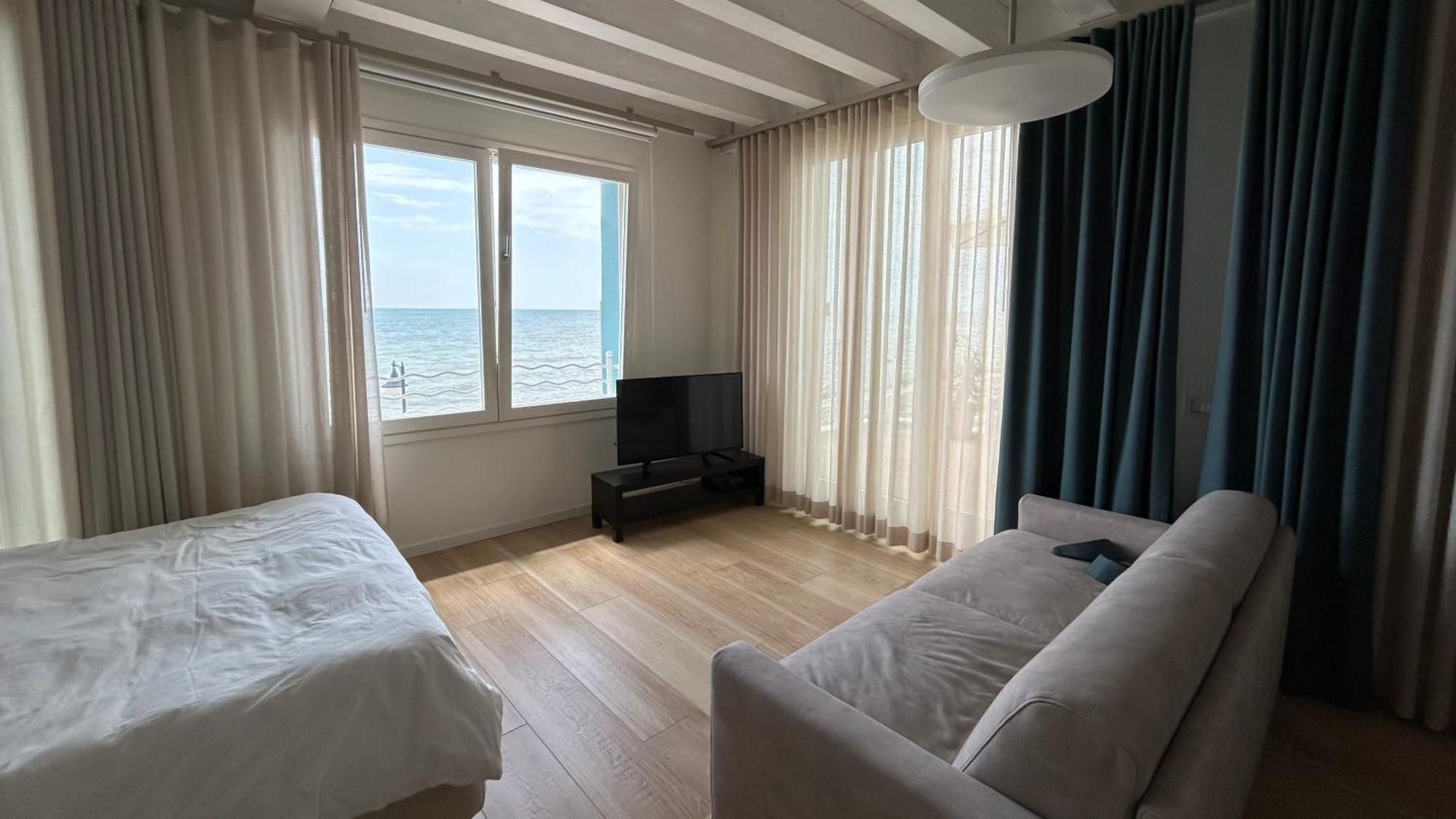 Ca Dell'Angelo - Caorle Aparthotel Eksteriør bilde
